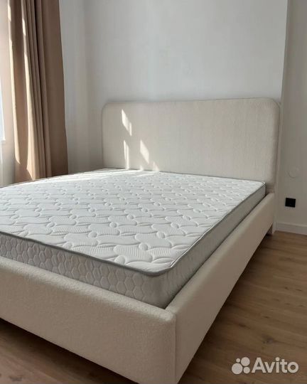 Кровать двухспальная с доставкой
