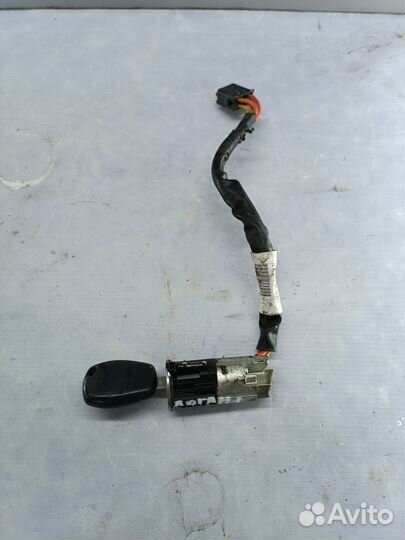 Замок зажигания Renault Logan 1