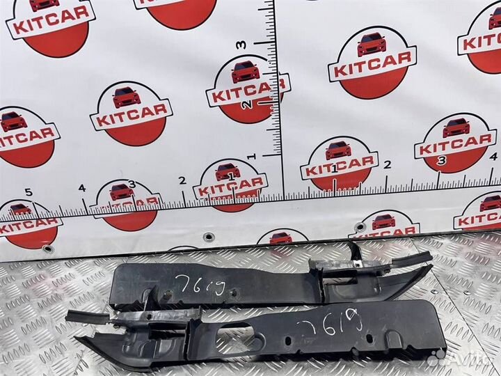 Накладка крыла под капотом Ford Focus 2