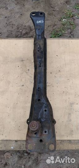 Балка под радиатор Nissan Almera Tino V10