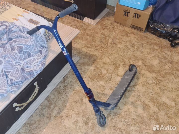 Трюковой самокат Faction