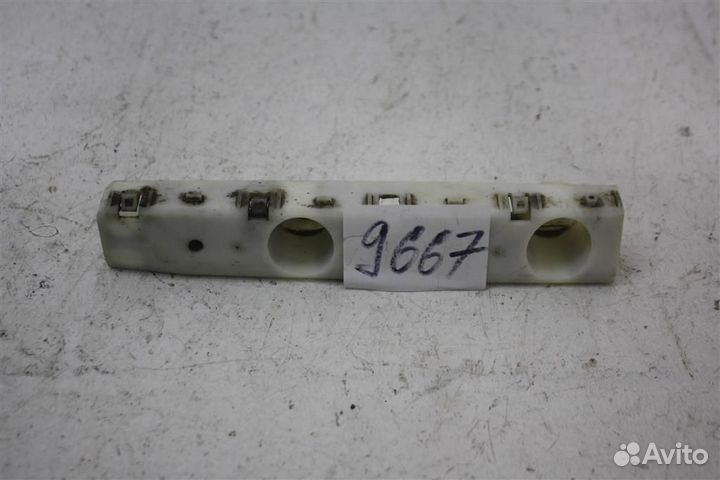 Крепеж переднего бампера правый Nissan Teana J32