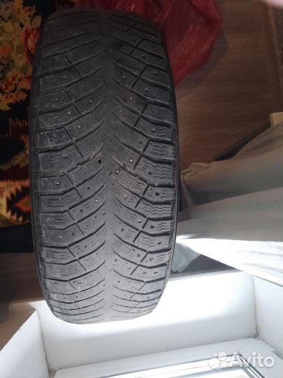 Michelin X-Ice North 4 225/20 R18