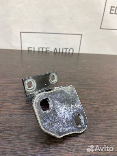 Петля двери передняя правая Bmw 7 E66 2002