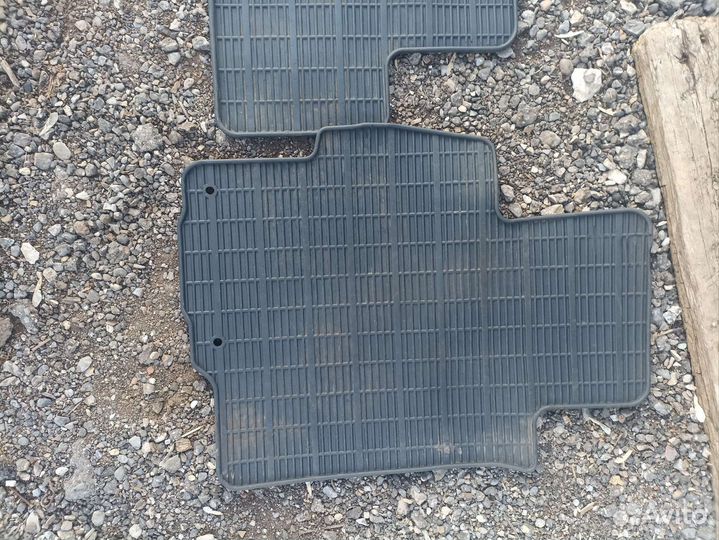 Полики на mitsubishi lancer 10