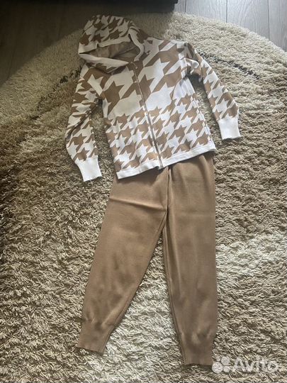 Спортивный костюм