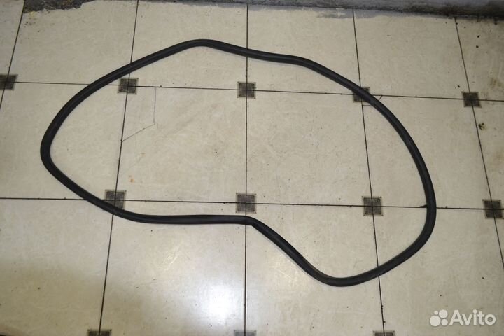 Уплотнительная резинка двери задняя левая Volkswag