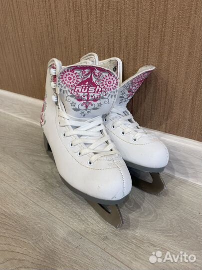 Коньки фигурные