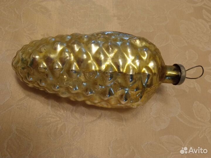 Кремлёвская ёлочная игрушка шишка