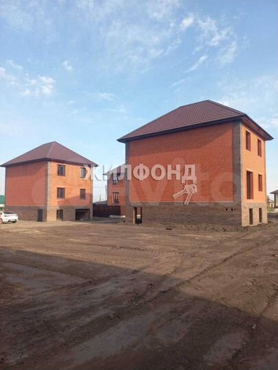 Дом 210 м² на участке 5,4 сот.