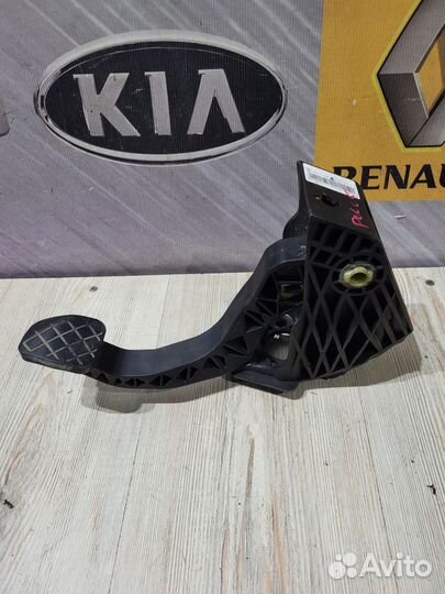 Педаль сцепления Volkswagen polo 5