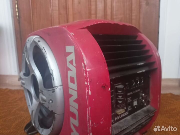 Автомобильный сабвуфер