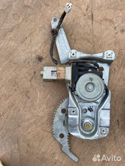 Мазда фамилия bj задний стеклоподъемник