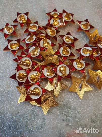 Значки СССР дружинник, пионеры и октябрята