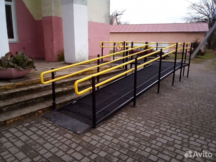 Пандус для инвалидных и детских колясок