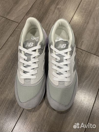 Новые кроссовки new balance 40 р