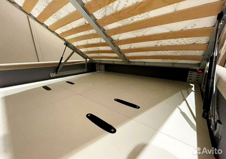 Кровать двуспальная