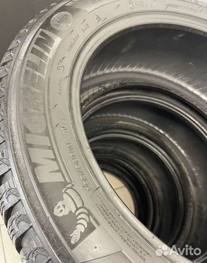 Michelin Latitude X-Ice North 2 + 255/50 R19