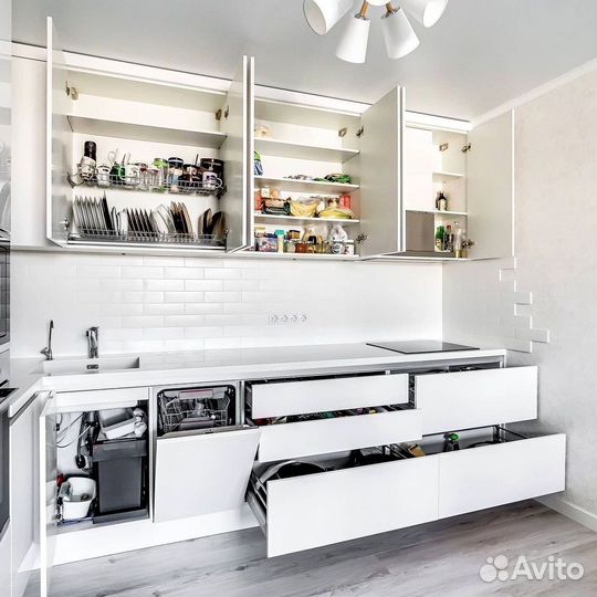 Кухня в потолок на заказ