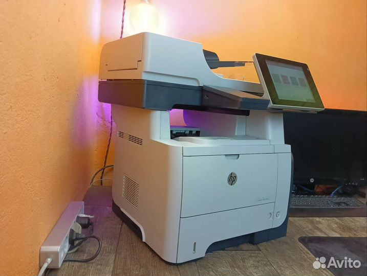 HP LaserJet 500 MFP M525