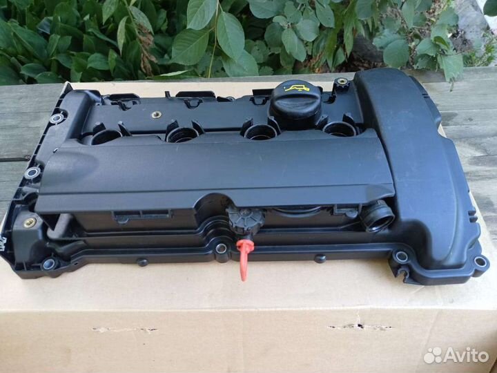 Клапанная крышка citroen - Peugeot (б/у)