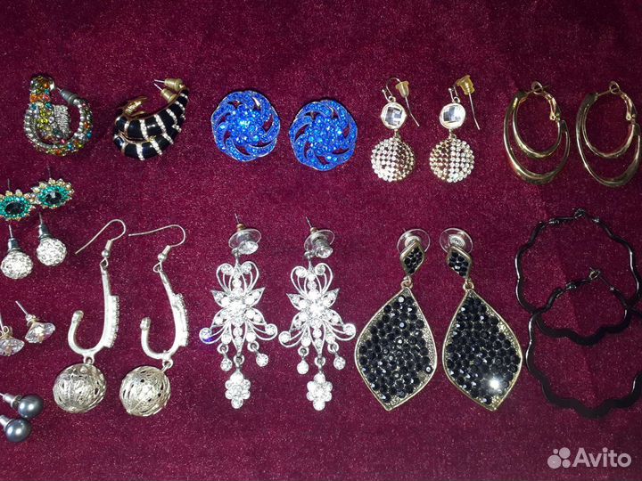 Серьги, колье, браслеты