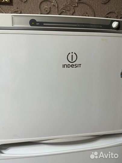 Холодильник indesit