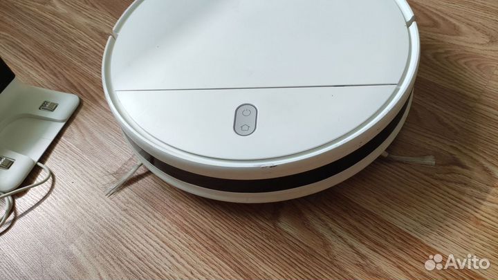 Робот-пылесос Xiaomi Mi Robot Vacuum-Mop Essential