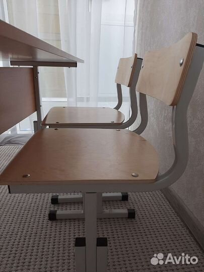 Парты и стулья