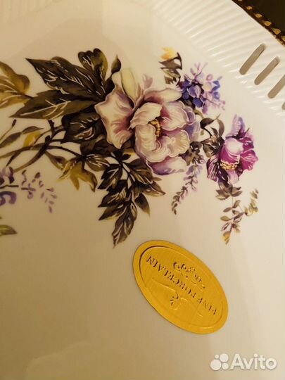 Тортница на ножке