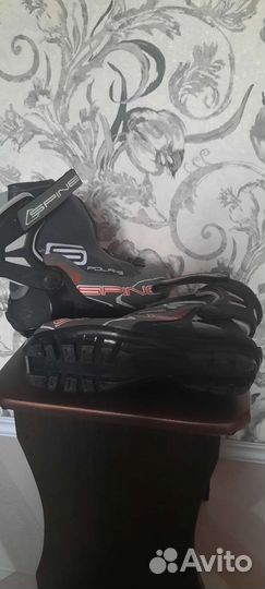 Лыжные ботинки