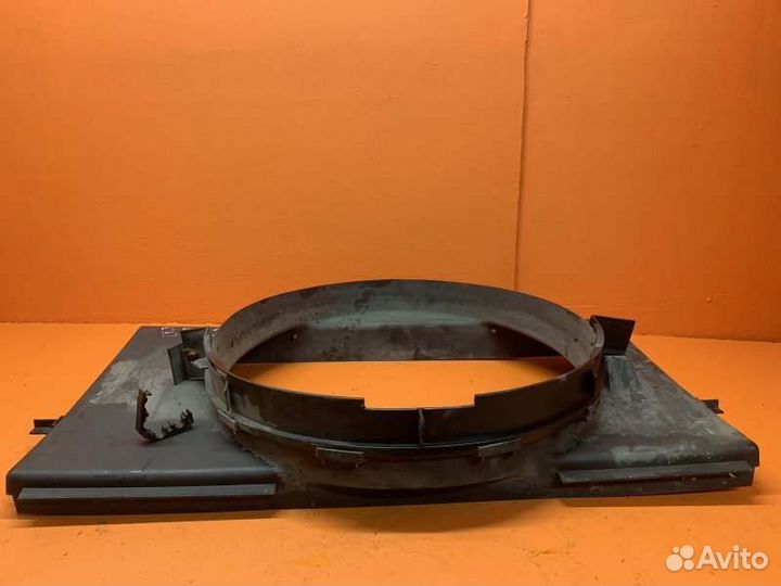 Диффузор вентилятора радиатора Hummer H2 6.0 2003