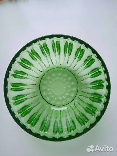 Вазы из зелёного стекла СССР, винтаж