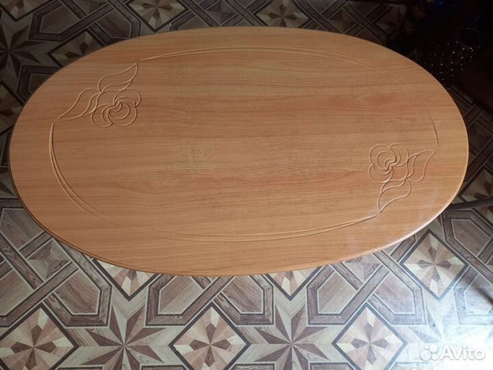 Журнальный столик на колёсиках