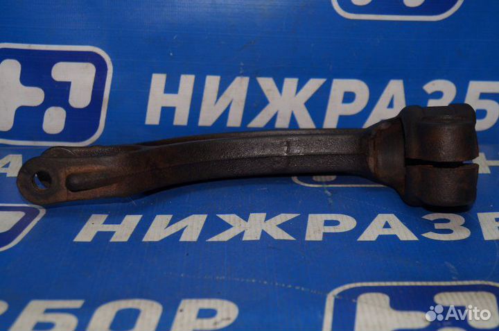 Кронштейн амортизатора передний правый Audi Q5 1