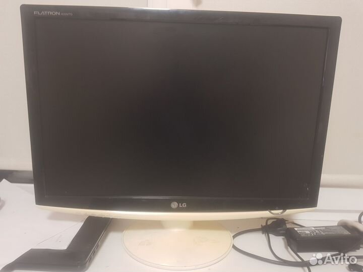 Монитор LG 22 дюйма