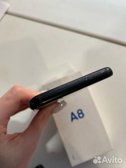 Samsung Galaxy A8 (2018), 4/32 ГБ