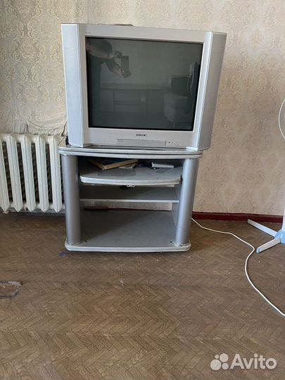 Тумба под телевизор и телевизор