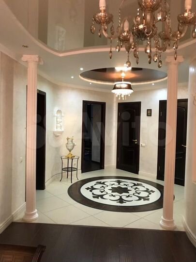 3-к. квартира, 112 м², 8/10 эт.