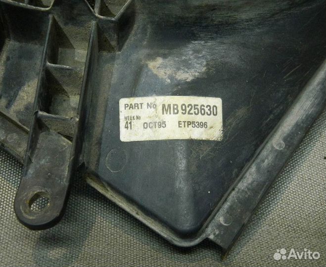 Вентилятор охлаждения Mitsubishi Carisma