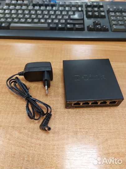 Коммутатор D-Link DGS-1005D