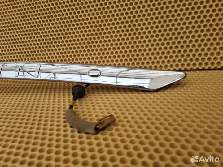 Молдинг крышки багажника задний Infiniti Fx Qx70