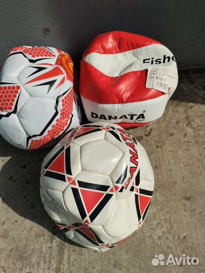 Футбольные мячи под ремонт