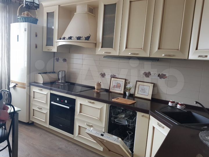 2-к. квартира, 63 м², 8/16 эт.