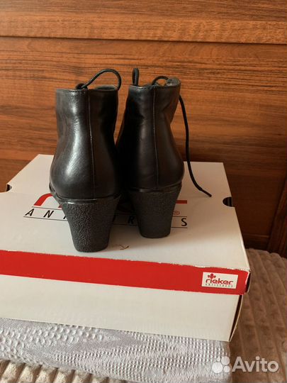 Ботинки женские