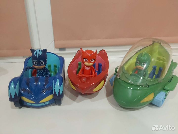 Герои в масках машинки