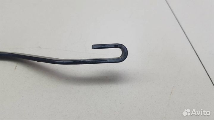 Поводок стеклоочистителя передний левый Nissan Blu