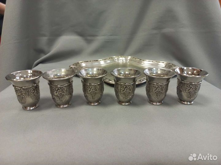 Набор стопок на подносе Виноград Металл