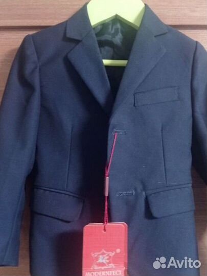 Пиджак, жилетка, рубашка, брюки, подтяжки бабочка