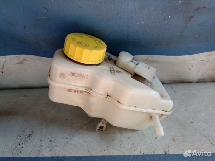 Бачок тормозной Volkswagen Polo седан 1.6 cwva